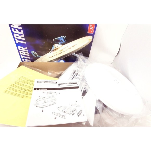 New AMT Star Trek U.S.S. Enterprise NCC-1701 with Shuttle Craft 2018 #AMT1080/06 - Picture 9 of 14